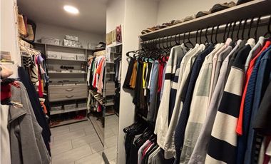 Venta de Apartamento Remodelado El Poblado, Sector el Tesoro
