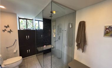 Venta de Apartamento Remodelado El Poblado, Sector el Tesoro