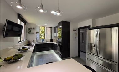 Venta de Apartamento Remodelado El Poblado, Sector el Tesoro