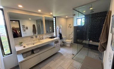 Venta de Apartamento Remodelado El Poblado, Sector el Tesoro