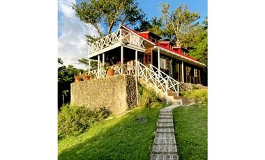 Chalet con doble balcon isla Providencia con hermosa vista