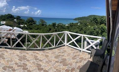 Chalet con doble balcon isla Providencia con hermosa vista
