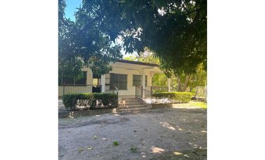 CASA EN VENTA EN CORONADO – AMPLIO TERRENO EN ESQUINA