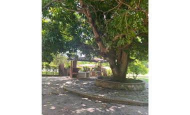 CASA EN VENTA EN CORONADO – AMPLIO TERRENO EN ESQUINA