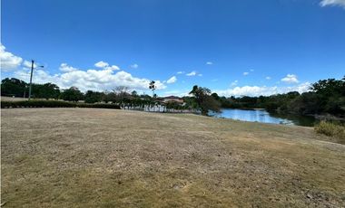 Venta de terreno en Coronado – Club Ecuestre | Vista al lago