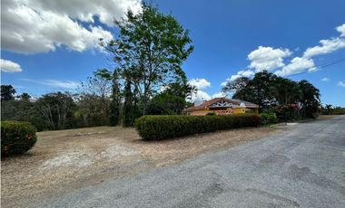 Venta de terreno en Coronado – Club Ecuestre | Vista al lago