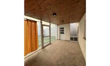 Casa en alquiler en Barrio Escuela