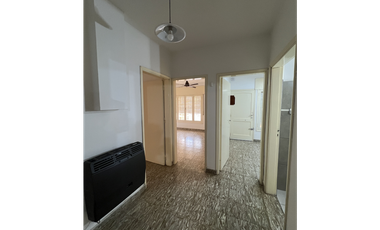 Casa en alquiler en Barrio Escuela