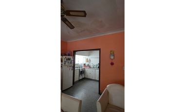 En venta chalet de 3 ambientes en excelente ubicacion.
