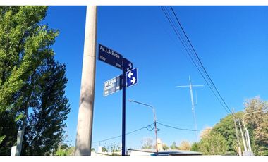 Terreno en venta con construcción sobre Av. Roca 2500