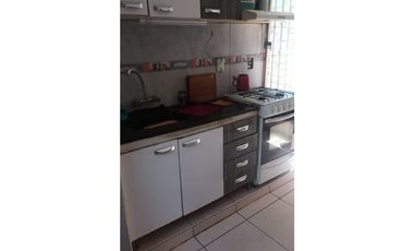 VENTA DE CASA AMPLIA EN CALLE CACIQUE GUAYMALLEN - LAS HERAS (CENTRO)