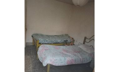 VENTA DE CASA AMPLIA EN CALLE CACIQUE GUAYMALLEN - LAS HERAS (CENTRO)