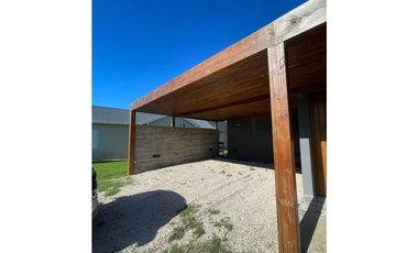 Casa a estrenar en Costa Esmeralda. Piscina. 4 dormitorios.Deportiva