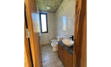 Casa a estrenar en Costa Esmeralda. Piscina. 4 dormitorios.Deportiva