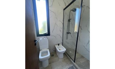 Casa a estrenar en Costa Esmeralda. Piscina. 4 dormitorios.Deportiva