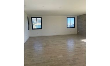 Casa a estrenar en Costa Esmeralda. Piscina. 4 dormitorios.Deportiva