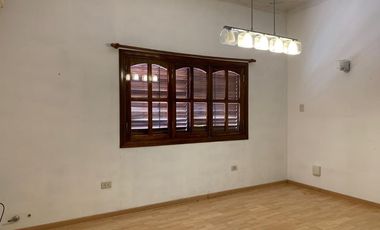 Chalet en alquiler en Wilde Centro