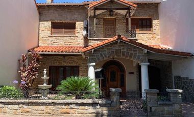 Chalet en alquiler en Wilde Centro