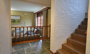 CASA VENTA 5 AMB CON PARQUE Y PARRILLA, QUILMES