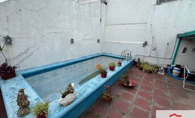 Casa en alquiler c/ cochera en Ramos Mejía