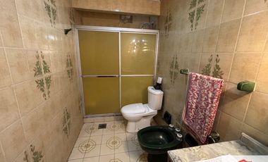 Casa en alquiler c/ cochera en Ramos Mejía