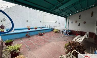 Casa en alquiler c/ cochera en Ramos Mejía