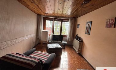 Casa en alquiler c/ cochera en Ramos Mejía