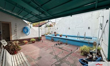 Casa en alquiler c/ cochera en Ramos Mejía