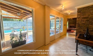 Casa 5 ambientes 181 m² en venta c/ cochera en Luis Guillón