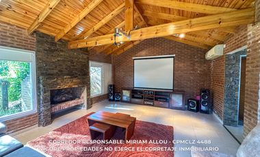 Casa 5 ambientes 181 m² en venta c/ cochera en Luis Guillón