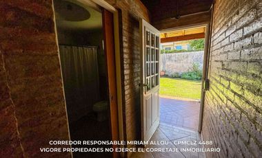 Casa 5 ambientes 181 m² en venta c/ cochera en Luis Guillón