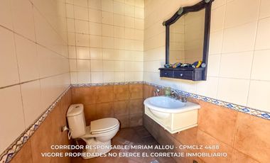 Casa 5 ambientes 181 m² en venta c/ cochera en Luis Guillón