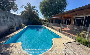 Casa 5 ambientes 181 m² en venta c/ cochera en Luis Guillón