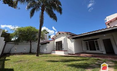 Alquiler Casa centrica en  Villa Allende destino oficinas o consultorios