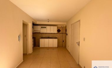 Departamento en alquiler c/ cochera en Maipú