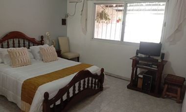 VENTA DE CASA 3 AMBIENTES EN PALOMAR