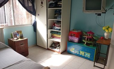 VENTA DE CASA 3 AMBIENTES EN PALOMAR