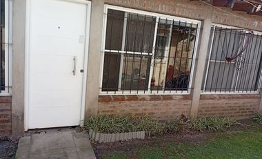 VENTA DE CASA 3 AMBIENTES EN PALOMAR