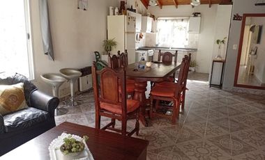 VENTA DE CASA 3 AMBIENTES EN PALOMAR