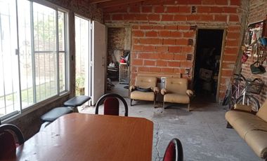 VENTA DE CASA 3 AMBIENTES EN PALOMAR