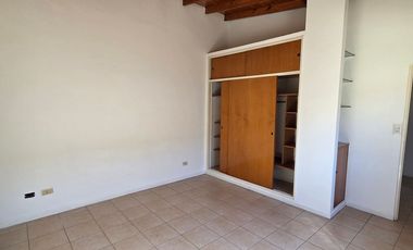 ALQUILER PH 3 AMBIENTES CON PATIO EN CIUDADELA