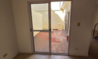 ALQUILER PH 3 AMBIENTES CON PATIO EN CIUDADELA