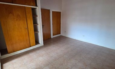 ALQUILER PH 3 AMBIENTES AL FRENTE EN CIUDADELA