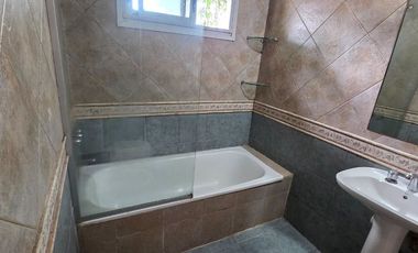 ALQUILER PH 3 AMBIENTES AL FRENTE EN CIUDADELA