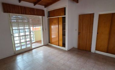 ALQUILER PH 3 AMBIENTES AL FRENTE EN CIUDADELA