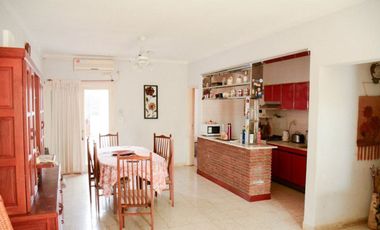 VENTA CASA 2 dormitorios - Barrio Norte.-