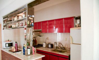 VENTA CASA 2 dormitorios - Barrio Norte.-