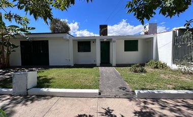 ALQUILER CASA 3 DORMITORIOS EN ARGÜELLO CÓRD0BA