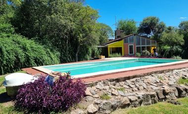 VENTA TRES CASAS CON PILETA  LA GRANJA CORDOBA