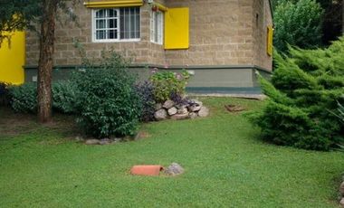 VENTA TRES CASAS CON PILETA  LA GRANJA CORDOBA